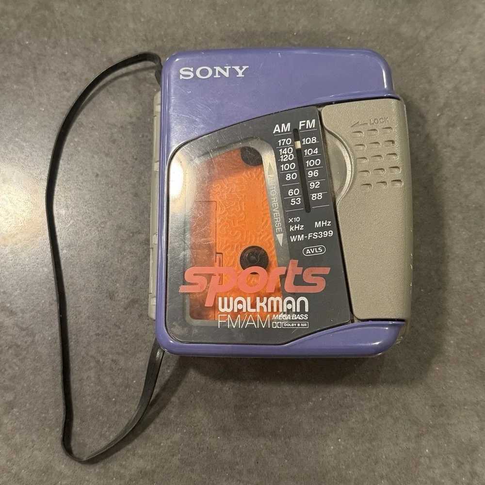 Sony Sports Walkman FM/AM Cassette Player WM-FS399 - UNTESTED